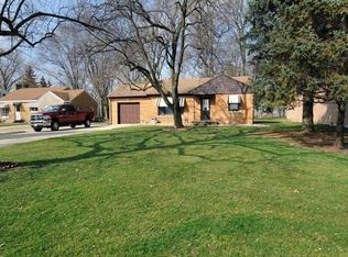 13 Albright Rd, Oswego, IL 60543