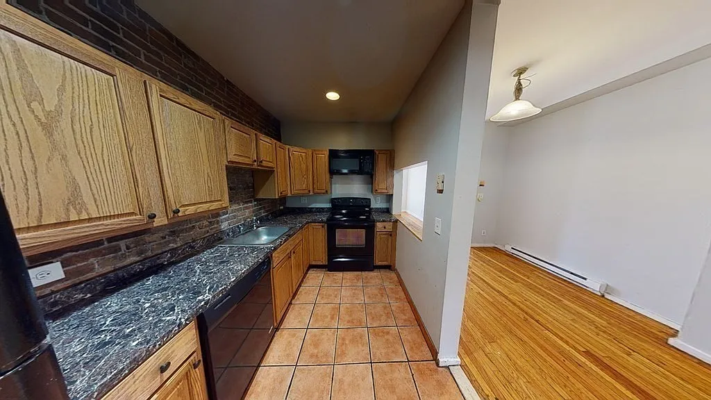 3 bed, 2.0 bath, 1223 sqft, $3,300 — Photo 1