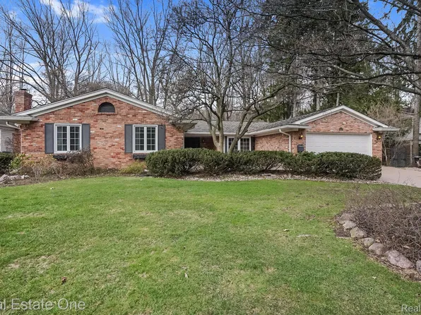 41870 Chattman St, Novi, MI 48375