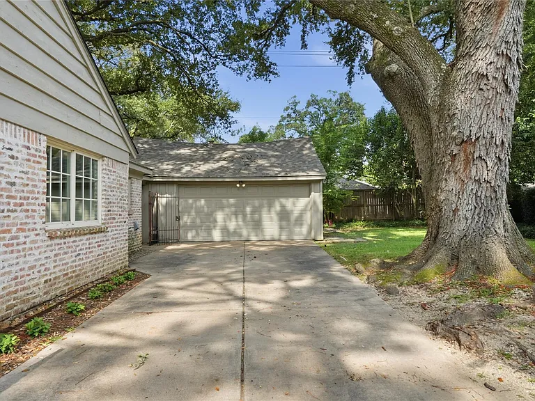 12435 Kimberley Ln — Photo 2