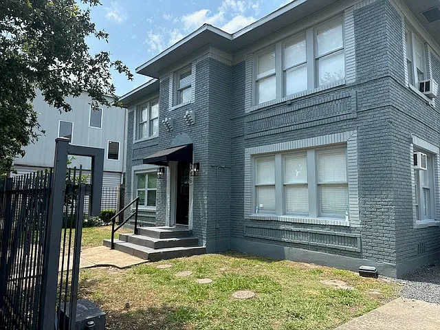 316 W Gray St #A — Photo 18