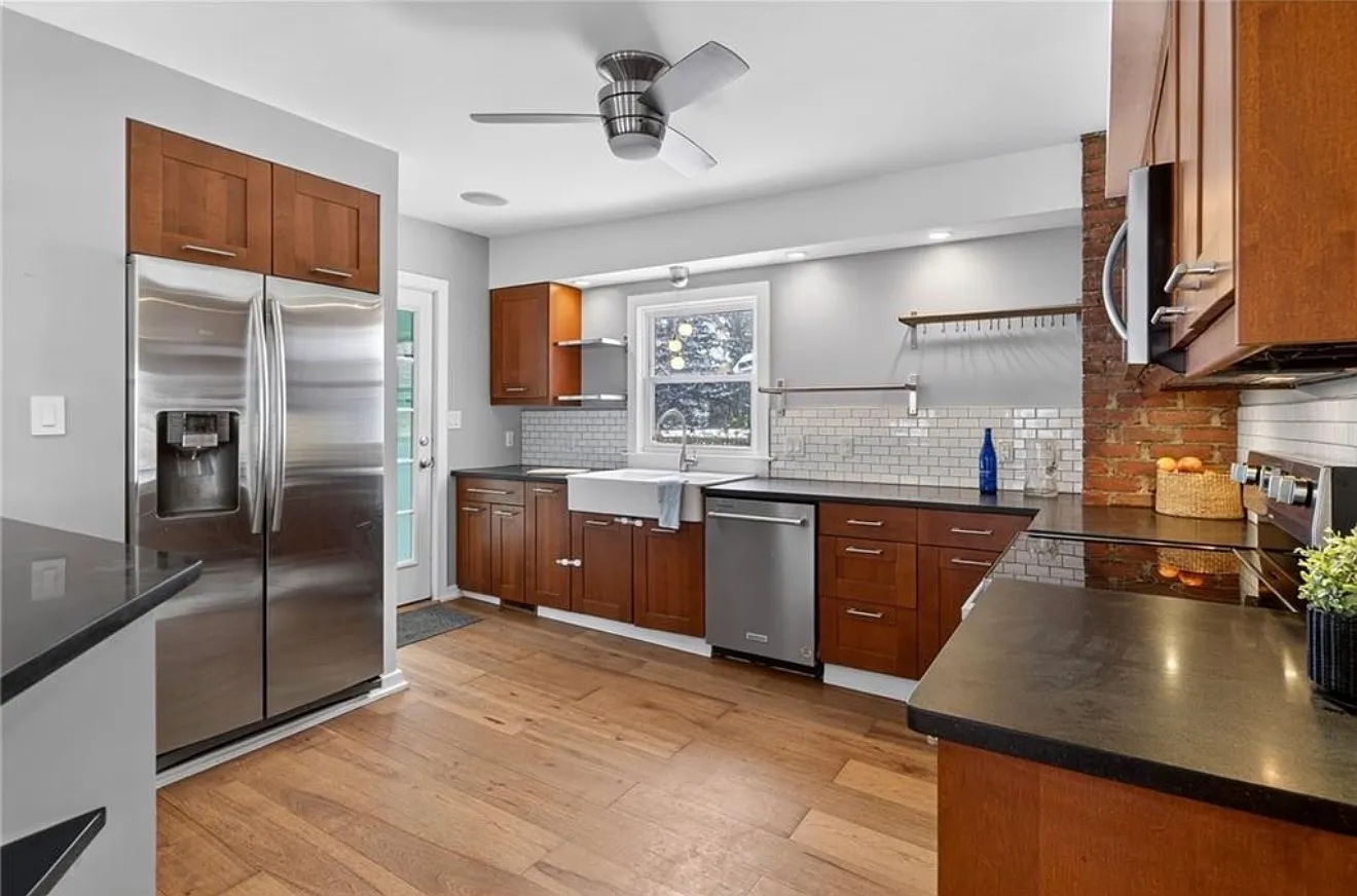 4 bed, 1834 sqft, $1,250 — Photo 2