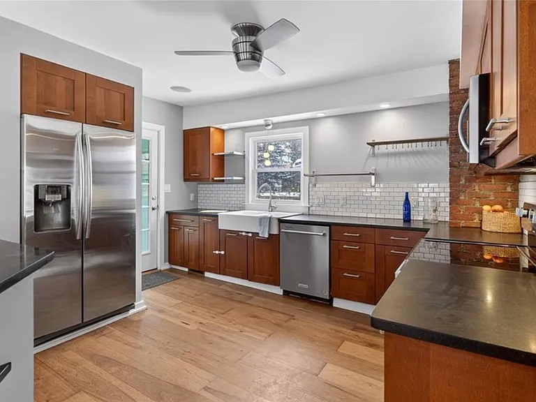 213 Wood St — Photo 1