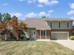 109 SE Mount Vernon Dr, Blue Springs, MO 64014