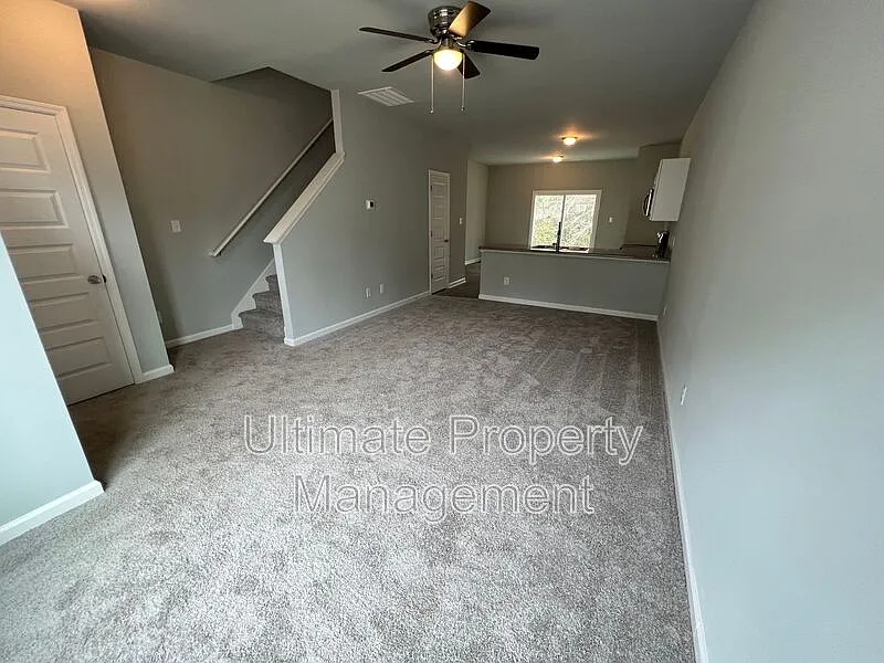 2 bed, 2.5 bath, 1220 sqft, $1,450 — Photo 4