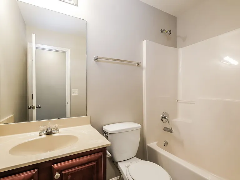 4940 Hopewell Manor Dr — Photo 16