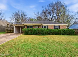2715 Meadowbrook Dr, Horn Lake, MS 38637