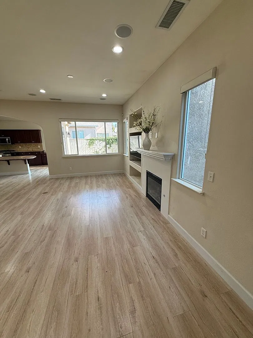 Charming 3-Bedroom 2 Bathroom Home — Photo 1