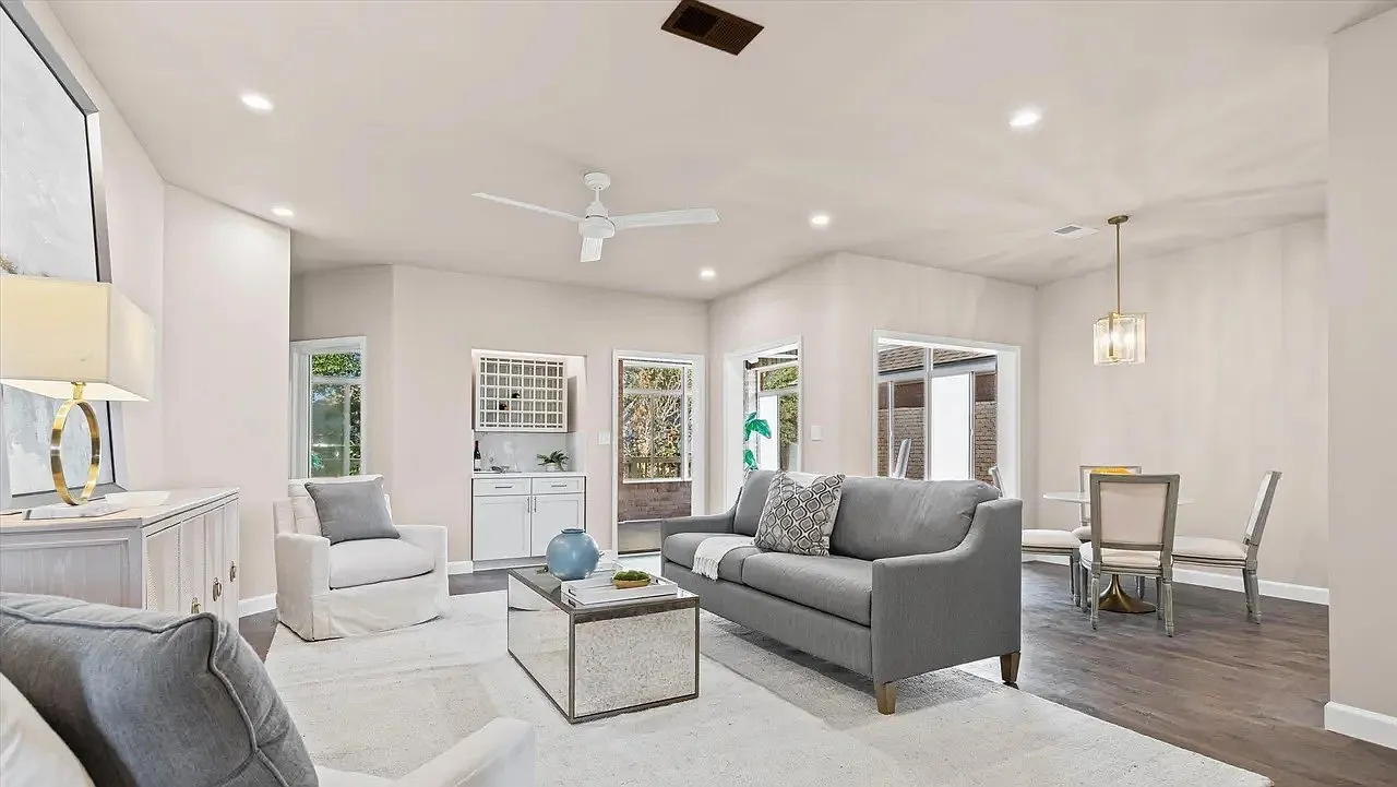 4 bed, 2436 sqft, $2,450 — Photo 3