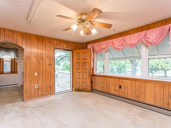 5th image of 448 Massanutten Ave