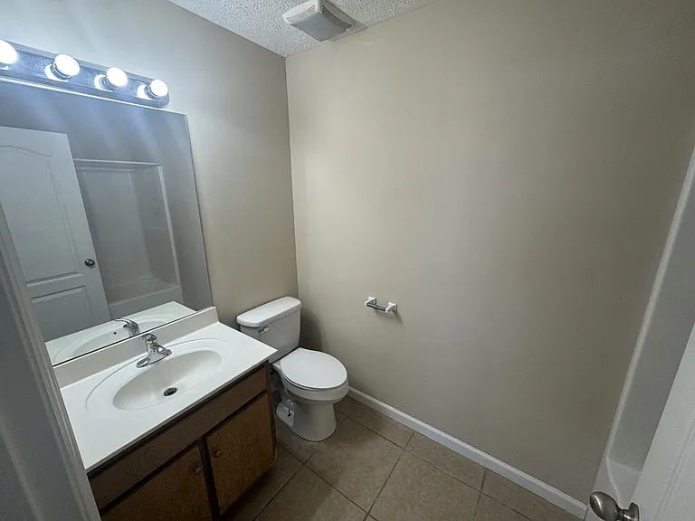 814 Sevier St — Photo 9