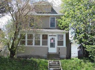 608 W 11th St, Waterloo, IA 50702