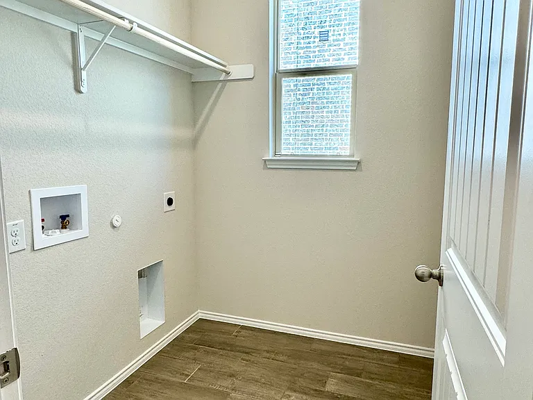 347 Freestall Dr — Photo 19