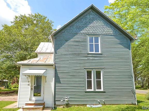 2nd image of 213 Mill St