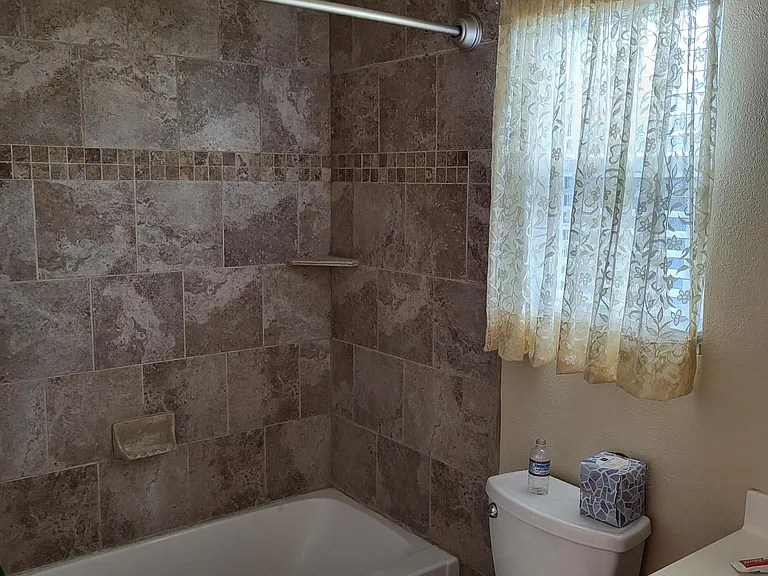 3335 Idell St — Photo 16