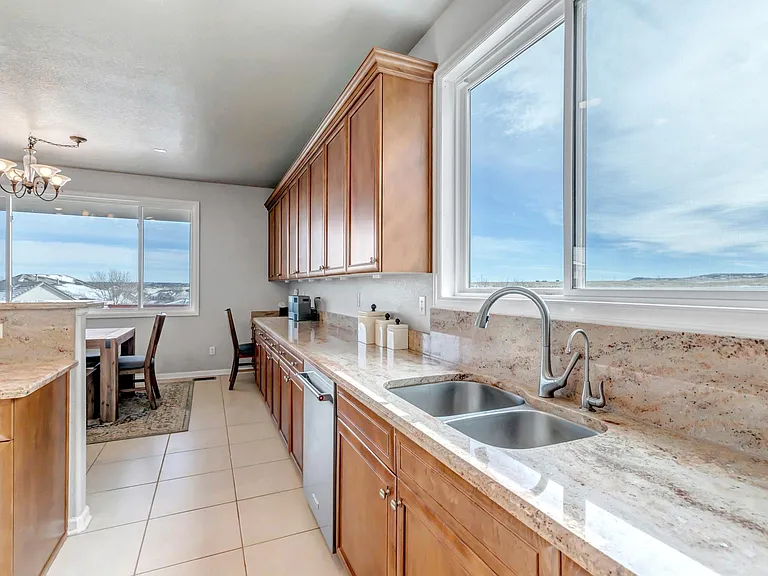 10168 Nottingham Dr — Photo 8