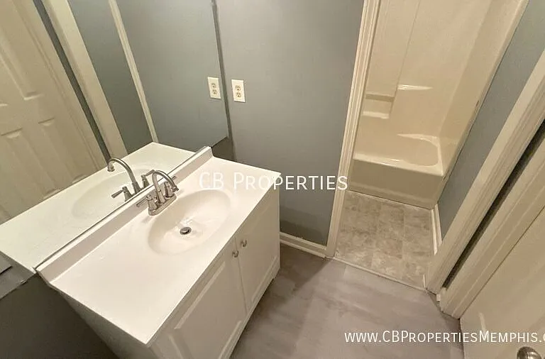 5864 Ashridge Pl — Photo 7