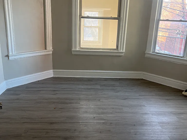 44 S 12th St #2-S-8 — Photo 4