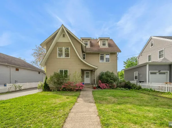 420 Carmita Ave, Rutherford, NJ 07070