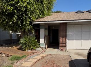 1033 S Dennis St, Santa Ana, CA 92704
