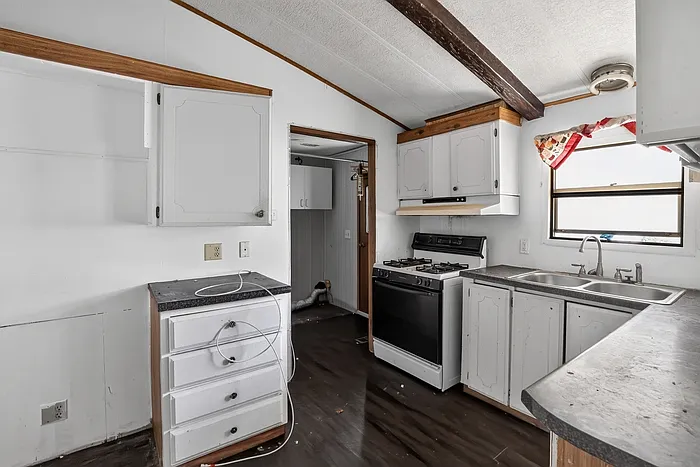 2609 Joyce Dr — Photo 12