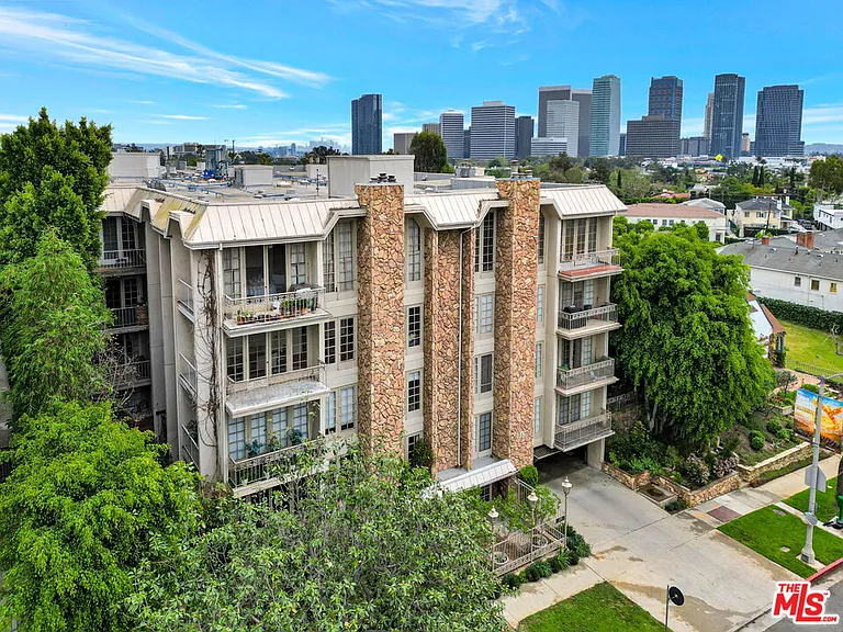 1260 S Beverly Glen Blvd #304 — Photo 37