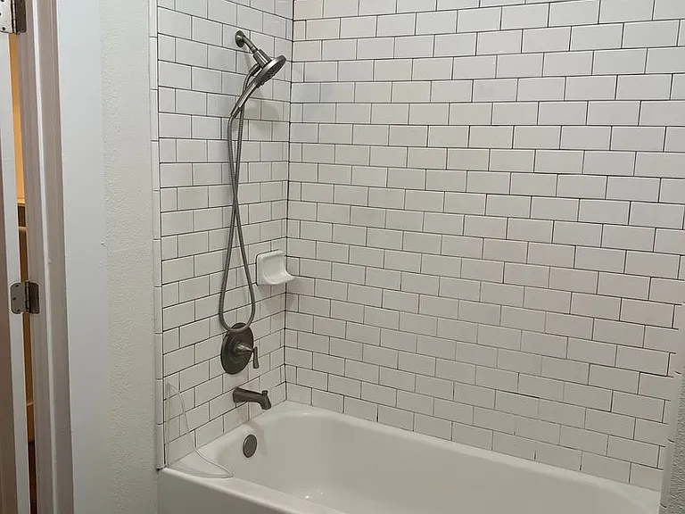 1407 E St — Photo 19