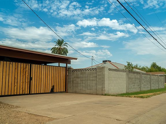 4th image of 1801 W Glenrosa Ave