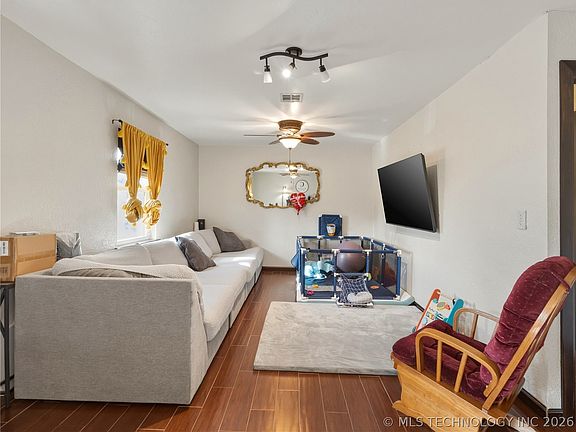 5th image of 120 Oakwood