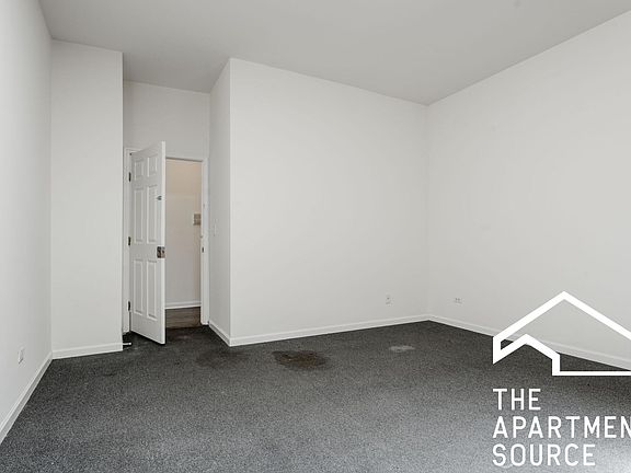 4th image of 2335 N Milwaukee Ave #2R