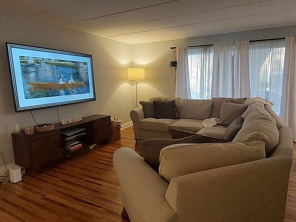 4th image of 10350 S Parkside Ave #1C