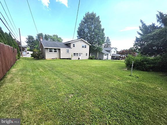 4th image of 1215 Ipswich Dr