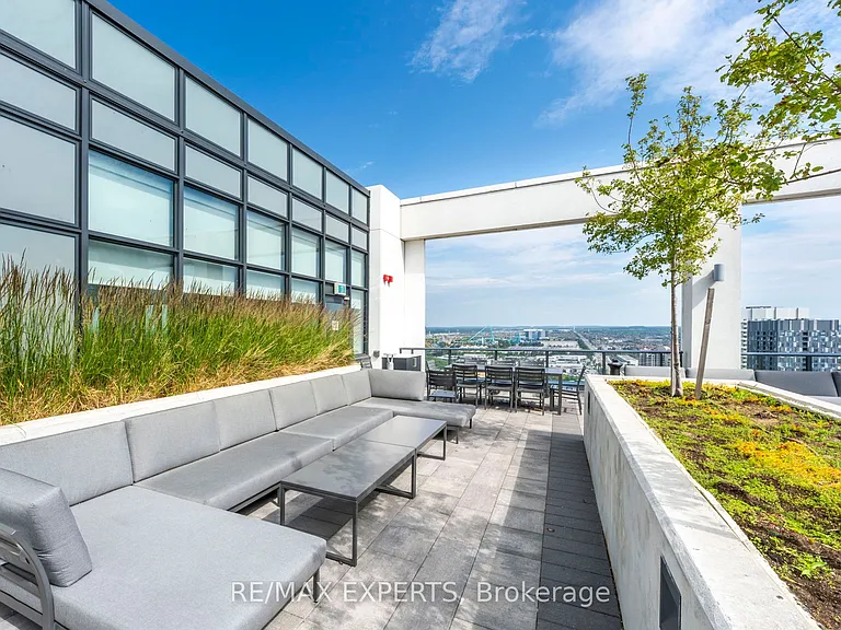 9000 Jane St #1220 — Photo 32