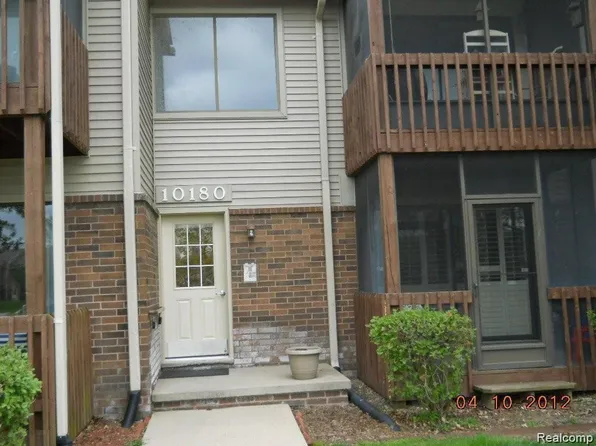 10180 Nancys Blvd APT 15, Grosse Ile, MI 48138