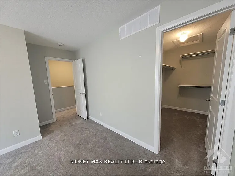 551 Clemency Cres — Photo 25