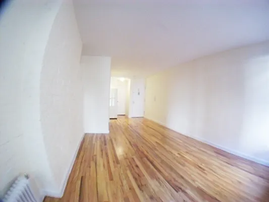 Rented by City Connections Realty | media 14