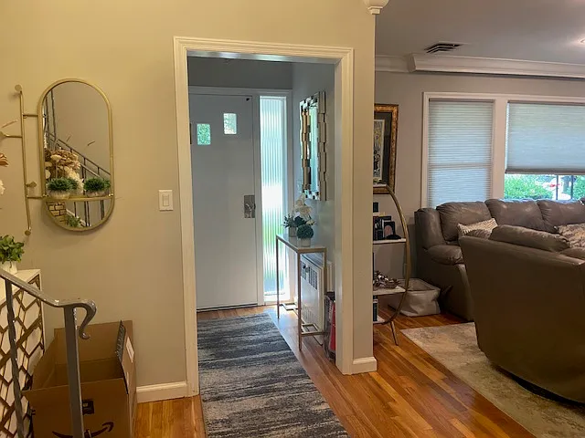 4 bed, 2100 sqft, $7,500 — Photo 3