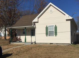 302 W Clay St, Smithton, MO 65350