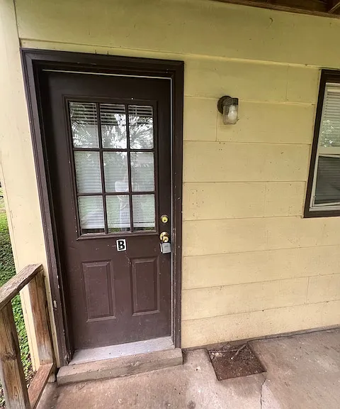 918 Ewing Blvd #B — Photo 9