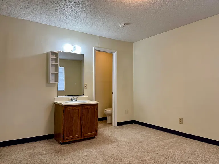 3802 Lexington Dr #E — Photo 8