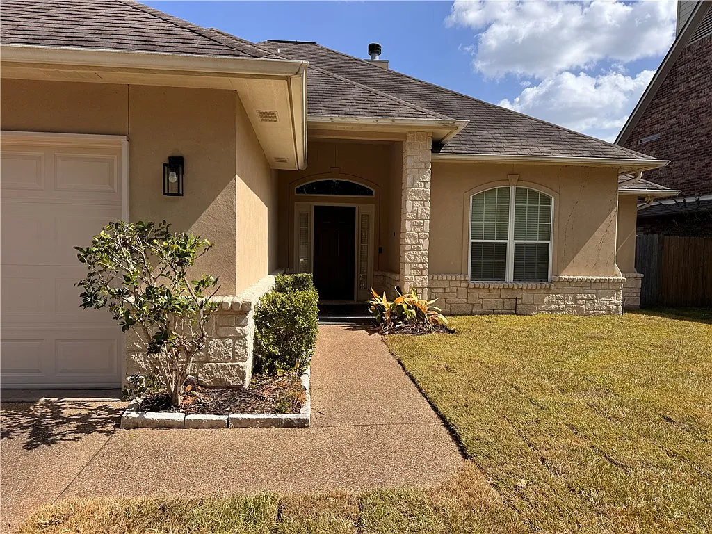 3 bed, 2.5 bath, 1814 sqft, $2,050 — Photo 2