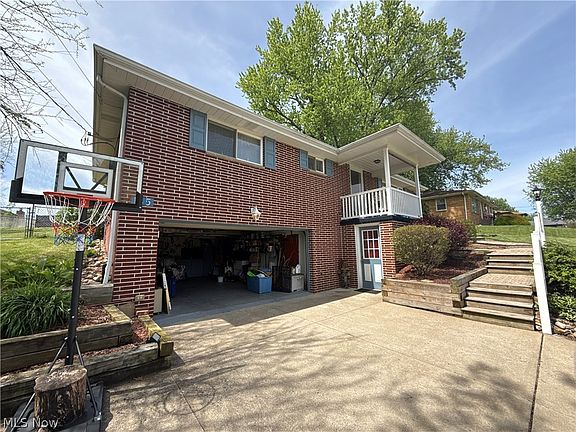 3rd image of 135 Melinda Dr