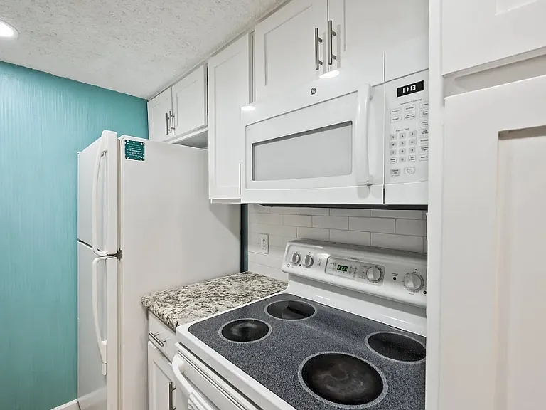 2801 S Juniper Ave #128 — Photo 4