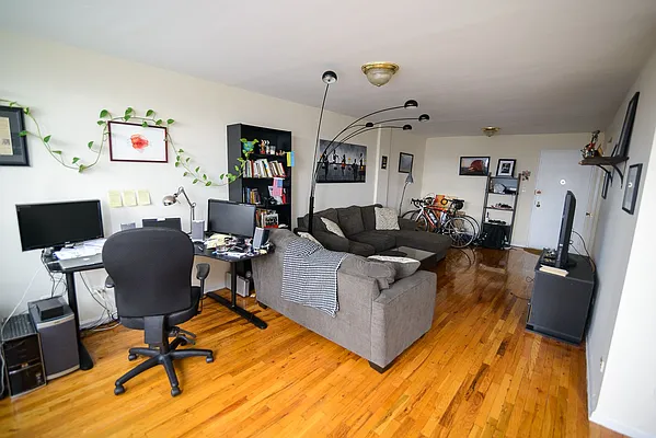 Rented by Giaps Realty Group LLC | media 2