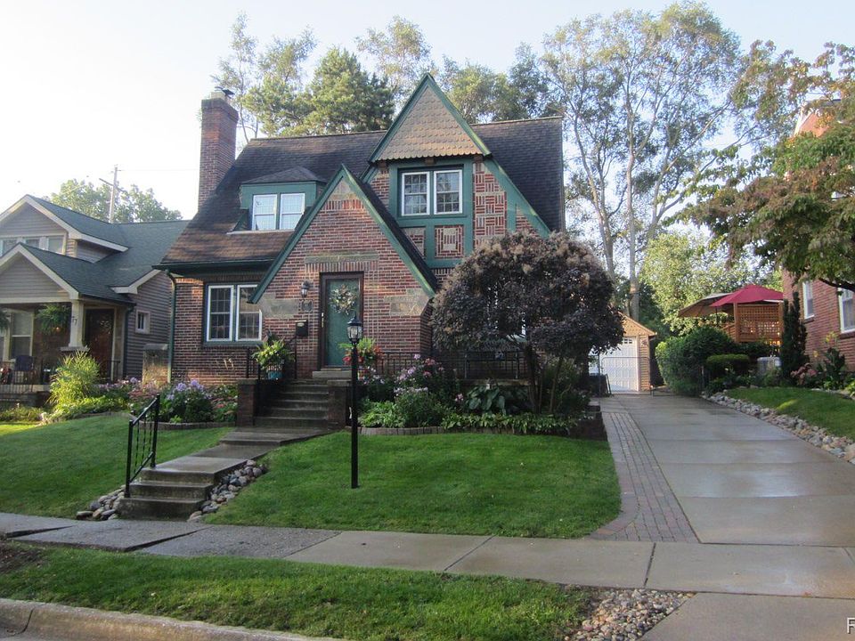 1st image of 81 Illinois Ave