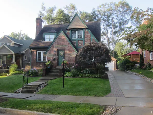 81 Illinois Ave, Pontiac, MI 48341