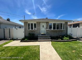230 Fairbanks Ave, Staten Island, NY 10306