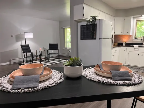 207 S Harris St, Saline, MI 48176