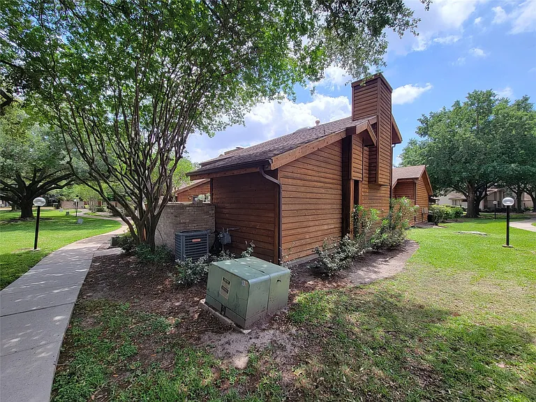 3020 Windchase Blvd — Photo 4
