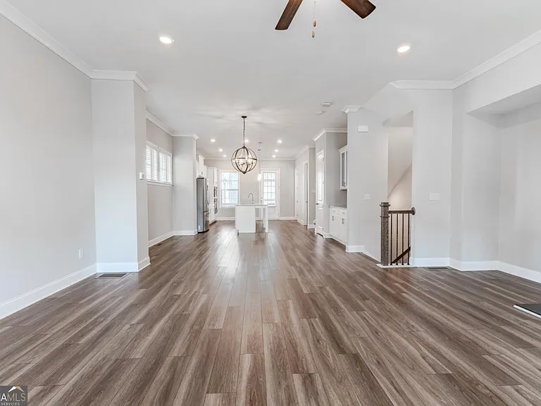 5051 Pinckney Ln — Photo 32